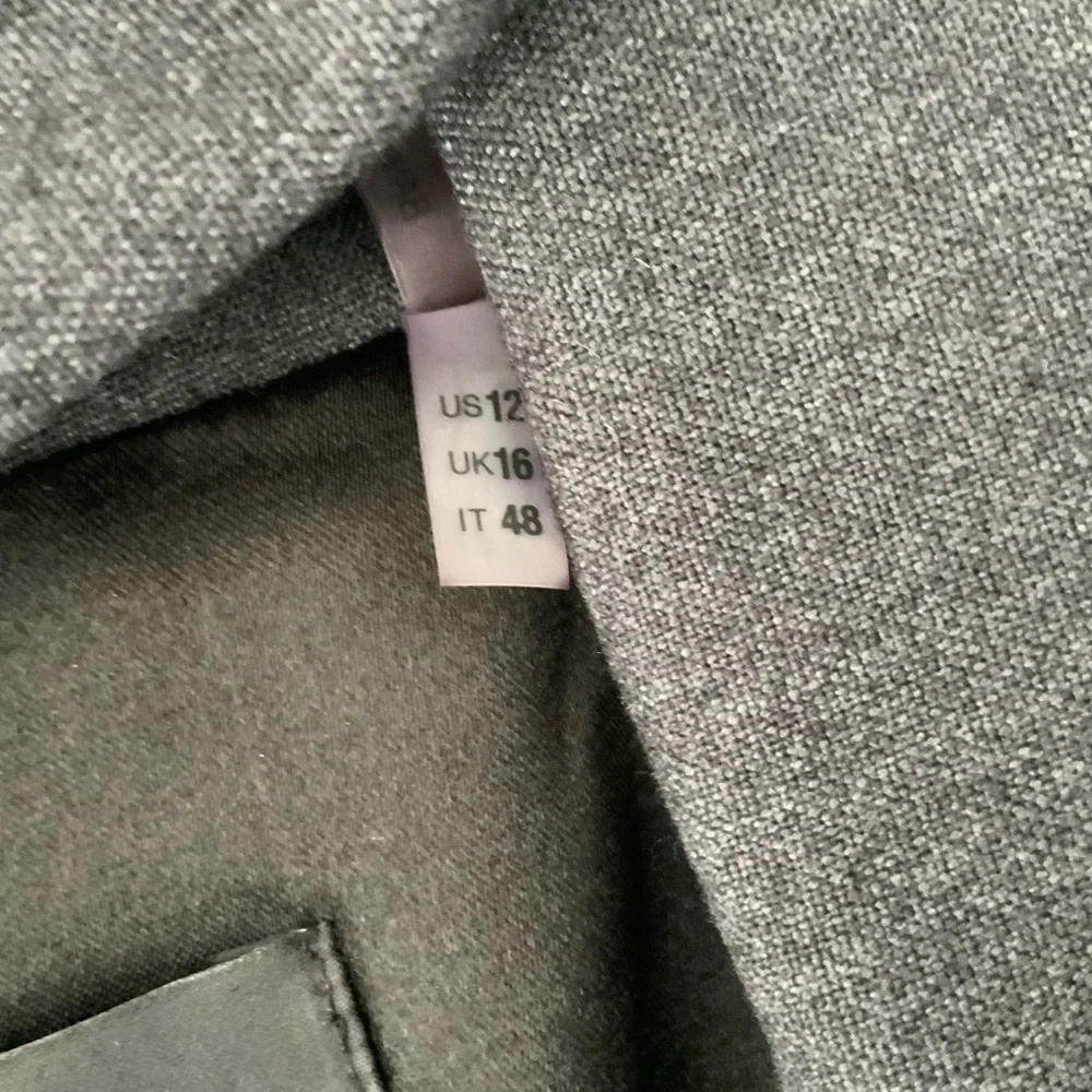 TAHARI Blazer Cropped Office Corpcore Minimalist Gray Size 12 Minimalist